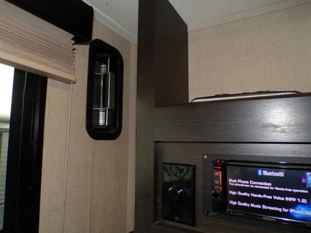 2018 Dutchmen 2018 Dutchmen Voltage - thumbnail 43