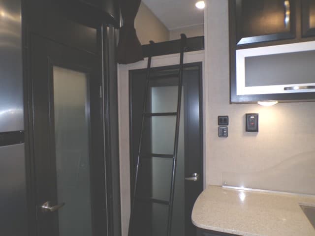 2018 Dutchmen 2018 Dutchmen Voltage - thumbnail 45