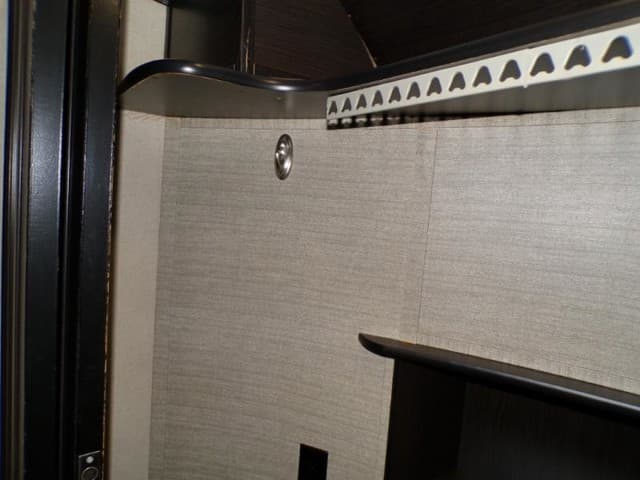 2018 Dutchmen 2018 Dutchmen Voltage - thumbnail 56