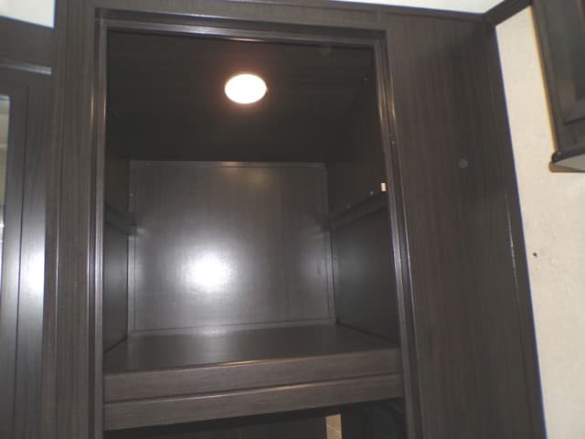 2018 Dutchmen 2018 Dutchmen Voltage - thumbnail 57