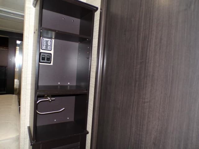 2018 Dutchmen 2018 Dutchmen Voltage - thumbnail 65