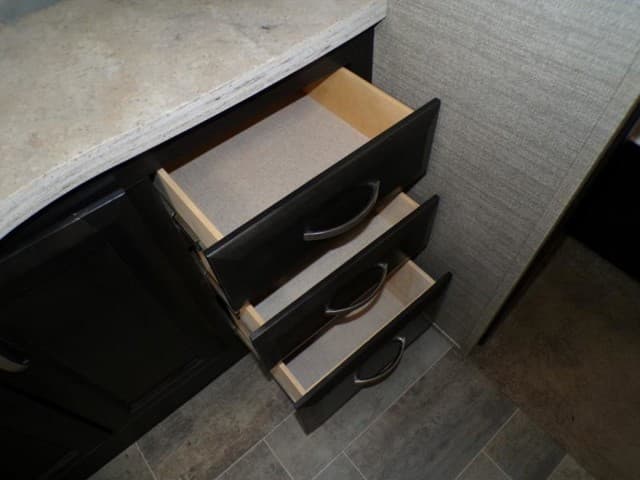 2018 Dutchmen 2018 Dutchmen Voltage - thumbnail 69