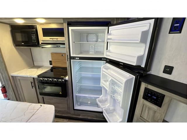 2021 Forest River 2021 Forest River Cherokee Alpha Wolf - thumbnail 13