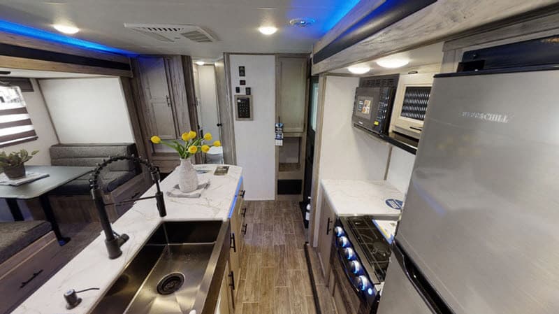 2021 Forest River 2021 Forest River Cherokee Alpha Wolf - thumbnail 21