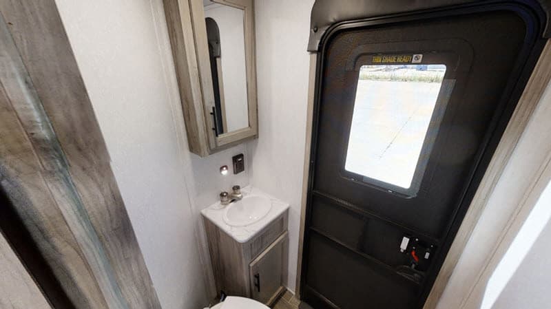 2021 Forest River 2021 Forest River Cherokee Alpha Wolf - thumbnail 28