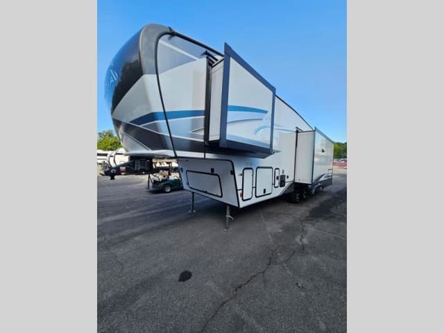 2024 Keystone RV 2024 Keystone RV Arcadia Super Lite - thumbnail 3