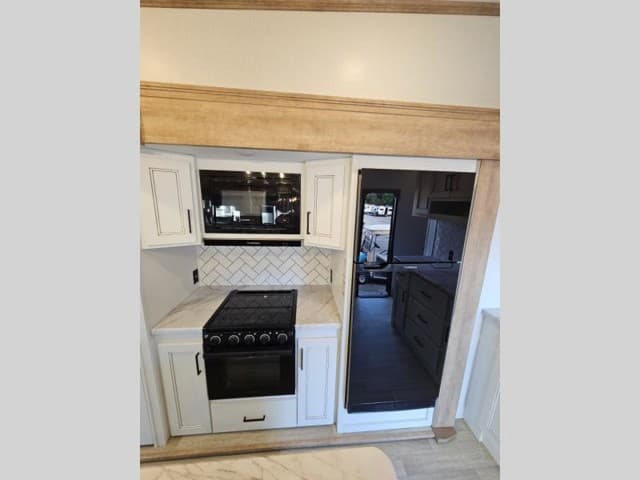 2024 Keystone RV 2024 Keystone RV Arcadia Super Lite - thumbnail 16