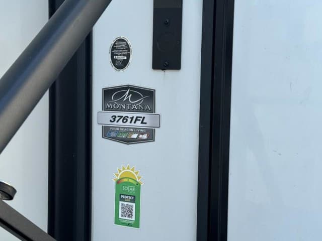 2024 Keystone RV 2024 Keystone RV Montana - thumbnail 4