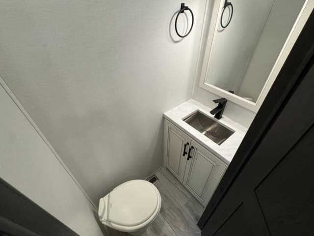 2024 Keystone RV 2024 Keystone RV Montana - thumbnail 17