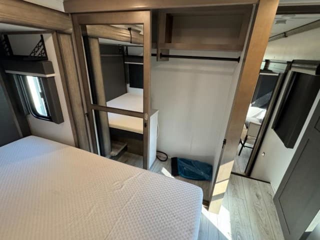 2024 Keystone RV 2024 Keystone RV Montana - thumbnail 22