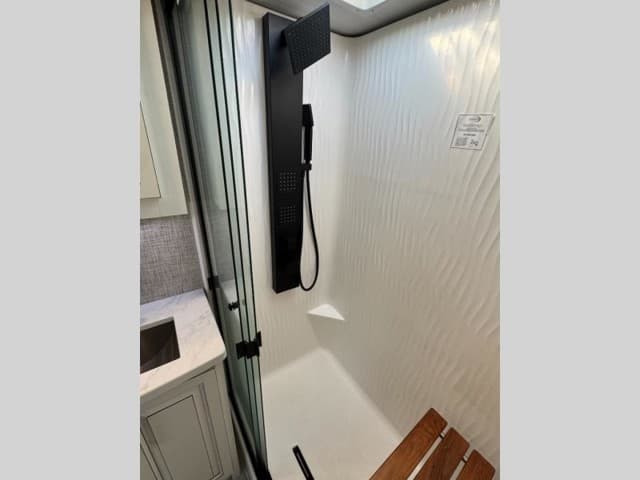 2024 Keystone RV 2024 Keystone RV Montana - thumbnail 25