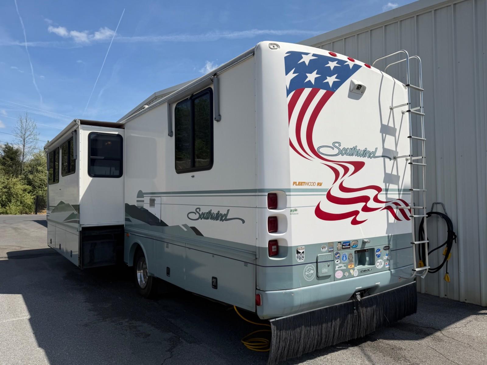 2000 Fleetwood 2000 Fleetwood Southwind - thumbnail 4