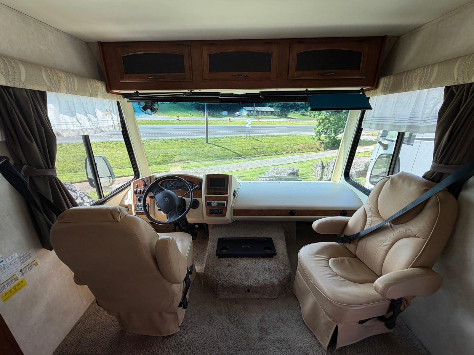 2012 Coachmen 2012 Coachmen Mirada - thumbnail 10