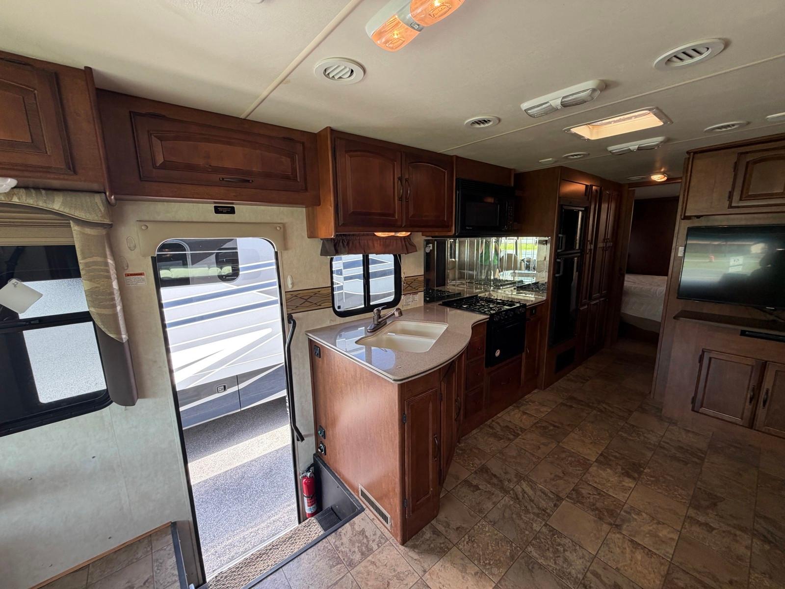 2012 Coachmen 2012 Coachmen Mirada - thumbnail 11