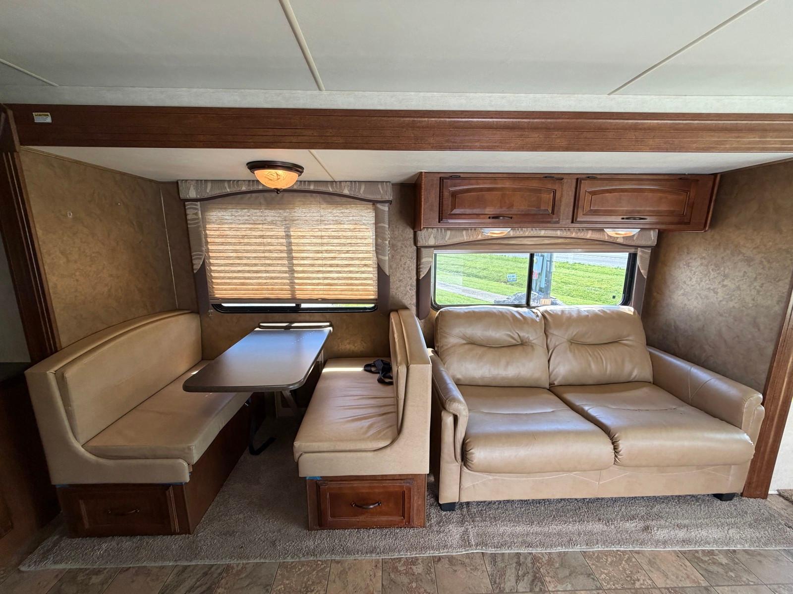 2012 Coachmen 2012 Coachmen Mirada - thumbnail 12