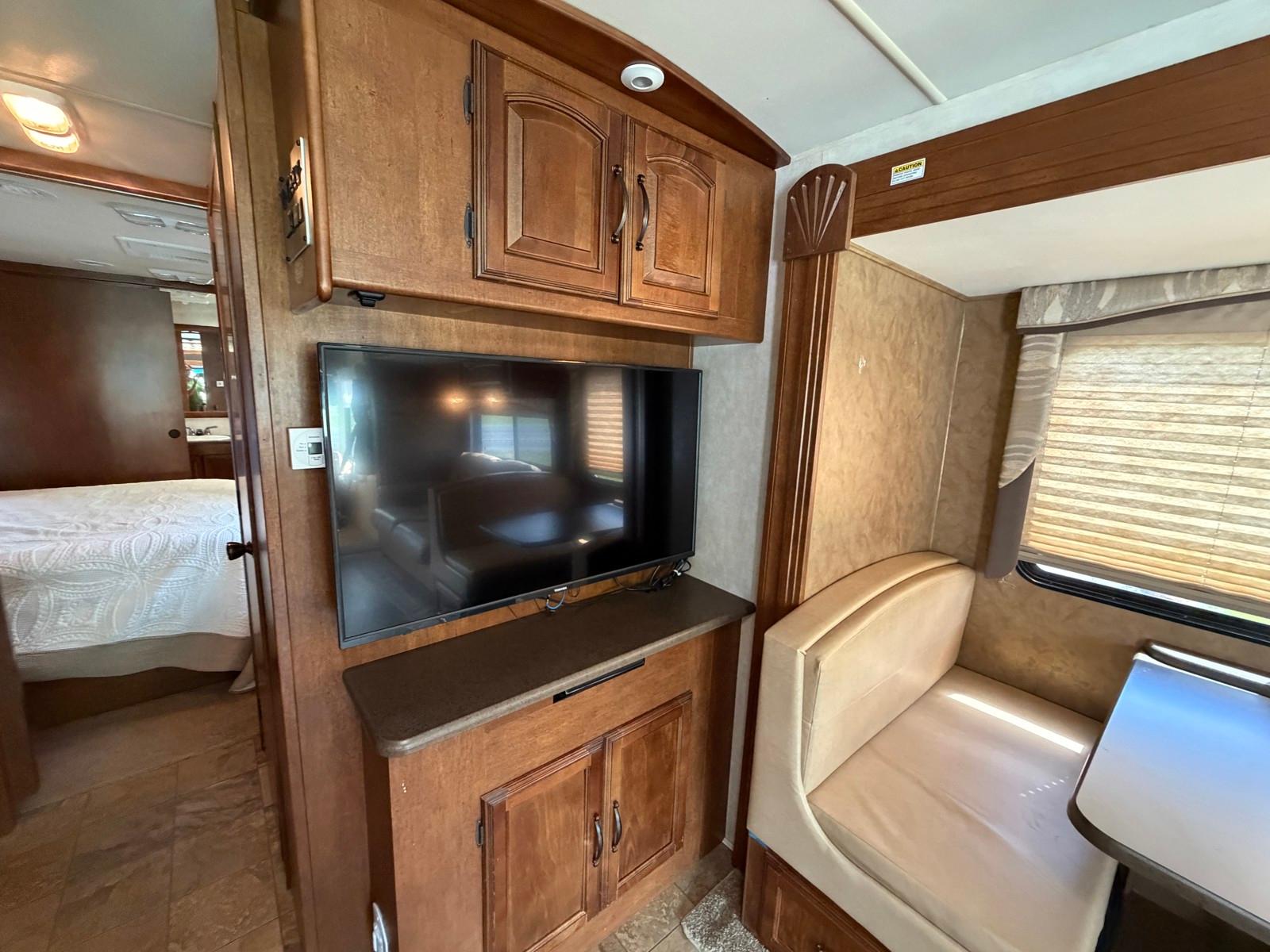 2012 Coachmen 2012 Coachmen Mirada - thumbnail 13