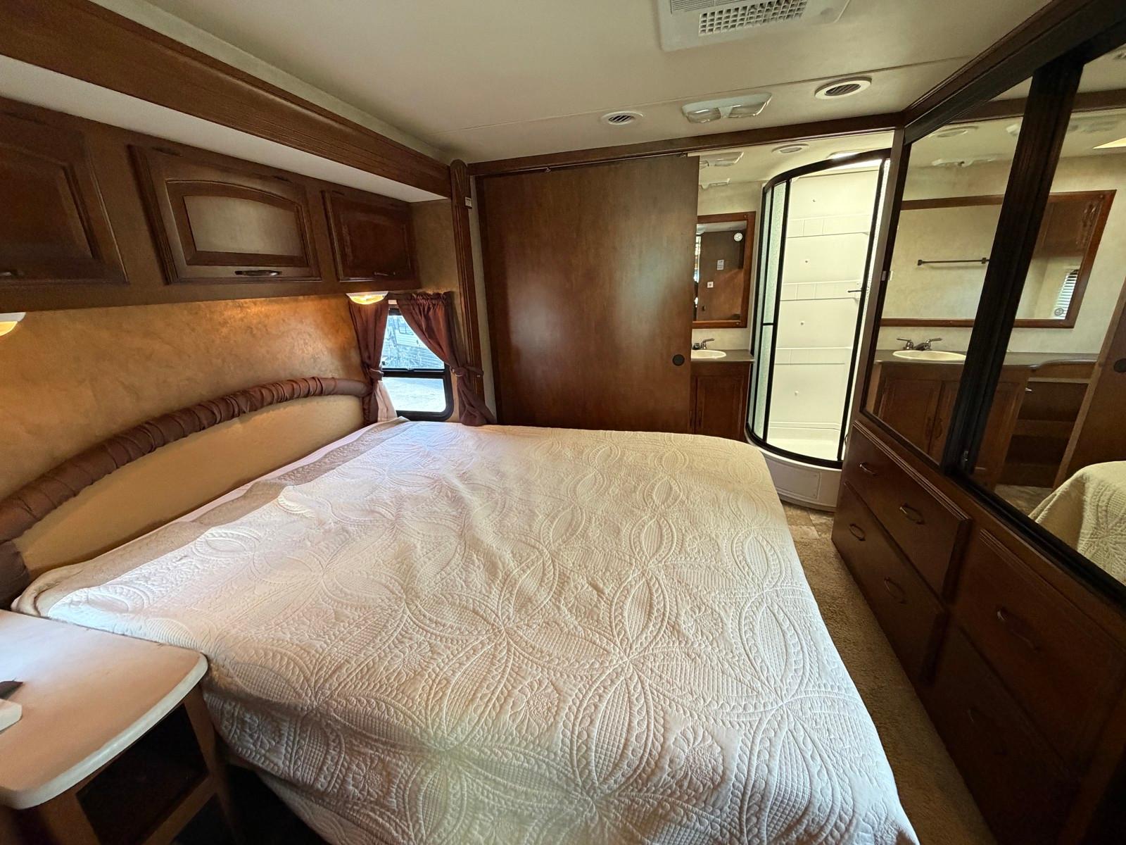 2012 Coachmen 2012 Coachmen Mirada - thumbnail 17