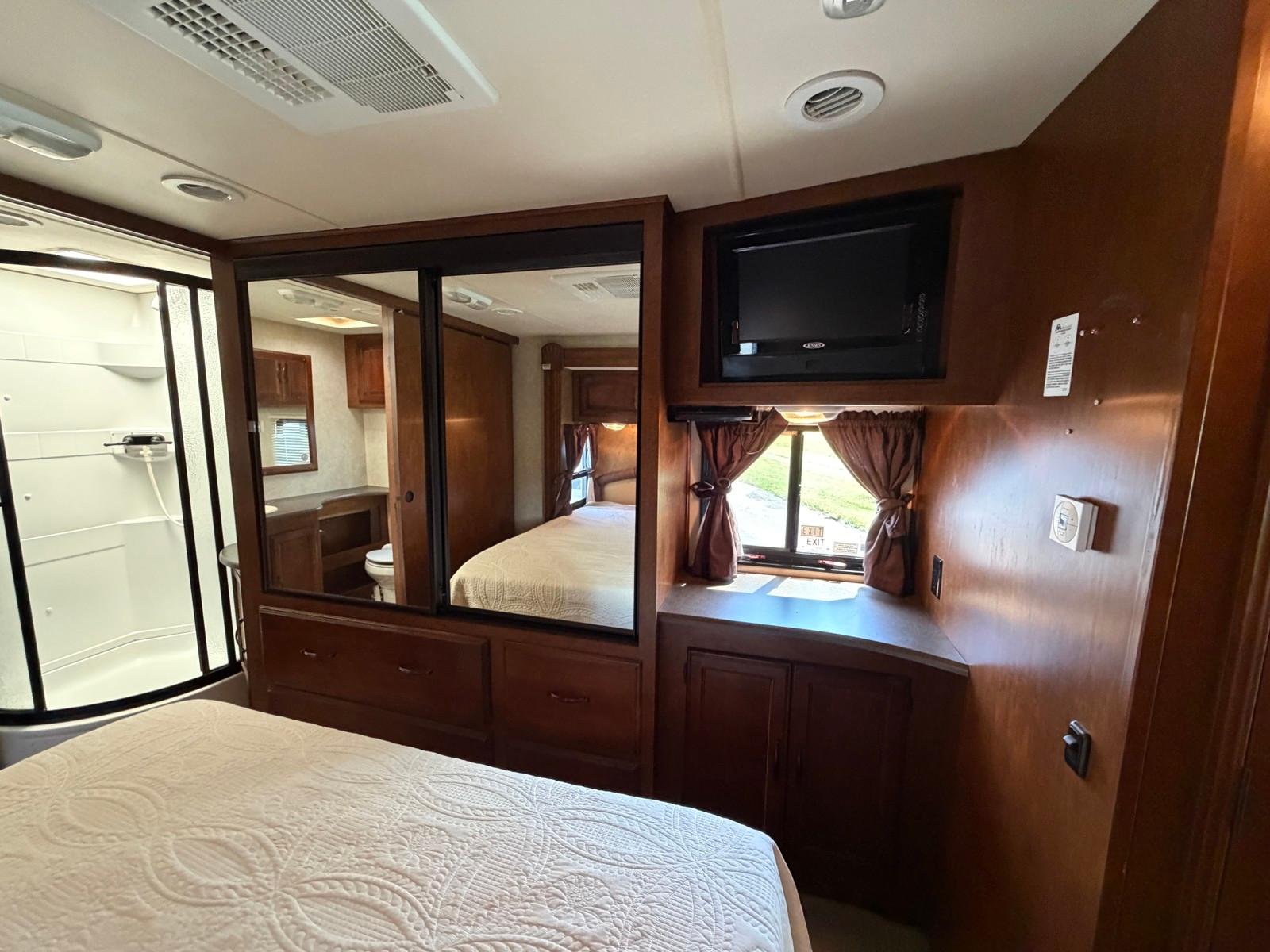 2012 Coachmen 2012 Coachmen Mirada - thumbnail 18
