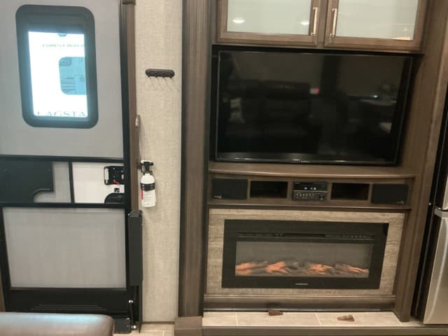 2020 Keystone RV 2020 Keystone RV Alpine - thumbnail 16