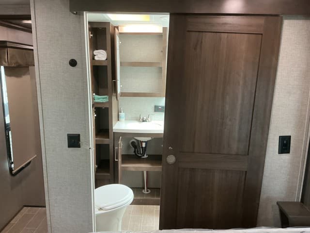 2020 Keystone RV 2020 Keystone RV Alpine - thumbnail 30