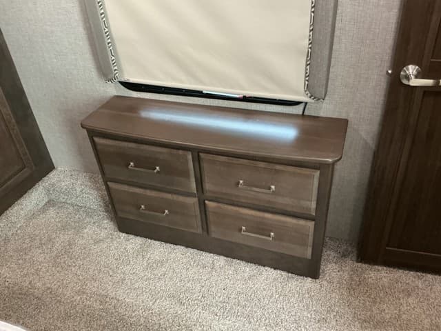 2020 Keystone RV 2020 Keystone RV Alpine - thumbnail 34