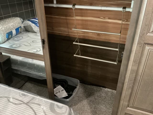 2020 Keystone RV 2020 Keystone RV Alpine - thumbnail 36