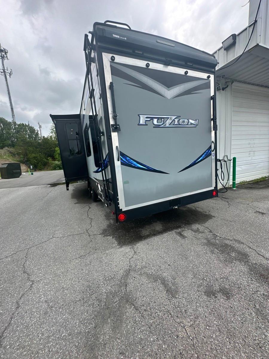 2018 Keystone 2018 Keystone Fuzion - thumbnail 4