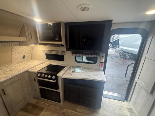 2022 Z  2022 Z  Connect - thumbnail 5