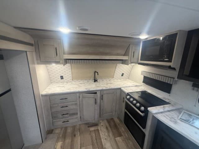 2022 Z  2022 Z  Connect - thumbnail 7