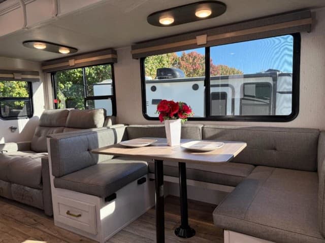 2023 Dutchmen 2023 Dutchmen Astoria - thumbnail 21