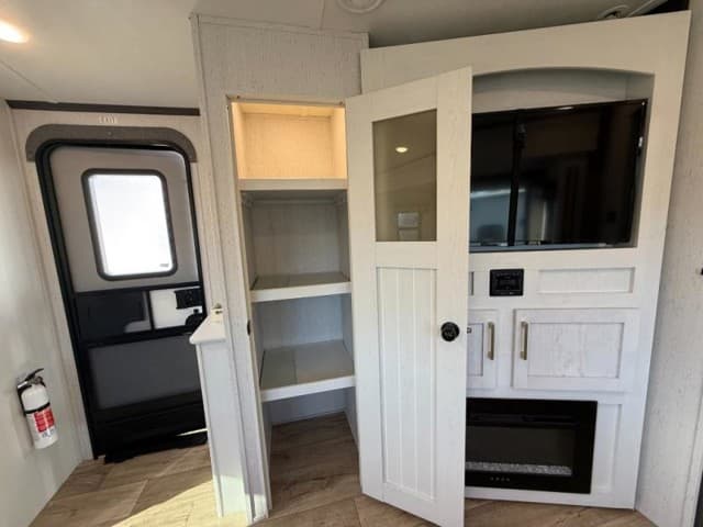 2023 Dutchmen 2023 Dutchmen Astoria - thumbnail 25