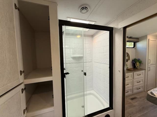 2023 Dutchmen 2023 Dutchmen Astoria - thumbnail 36