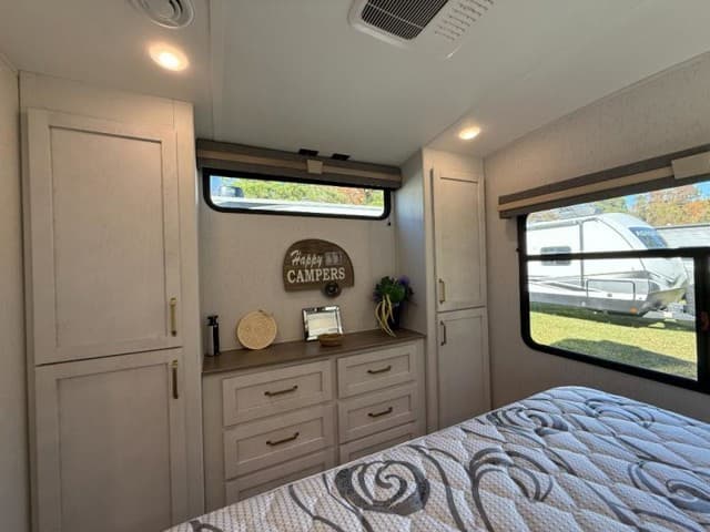 2023 Dutchmen 2023 Dutchmen Astoria - thumbnail 43