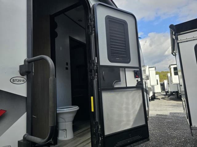 2023 Cruiser RV 2023 Cruiser RV Stryker - thumbnail 10