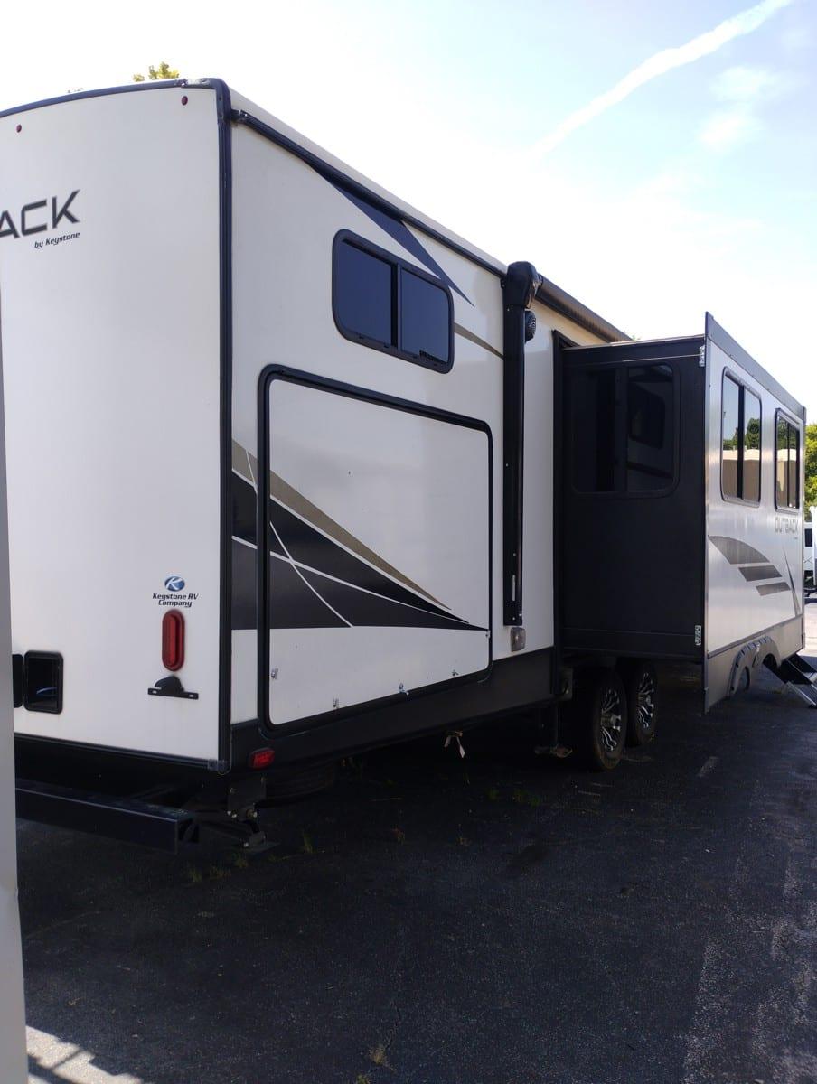 2021 Keystone 2021 Keystone Outback - thumbnail 7