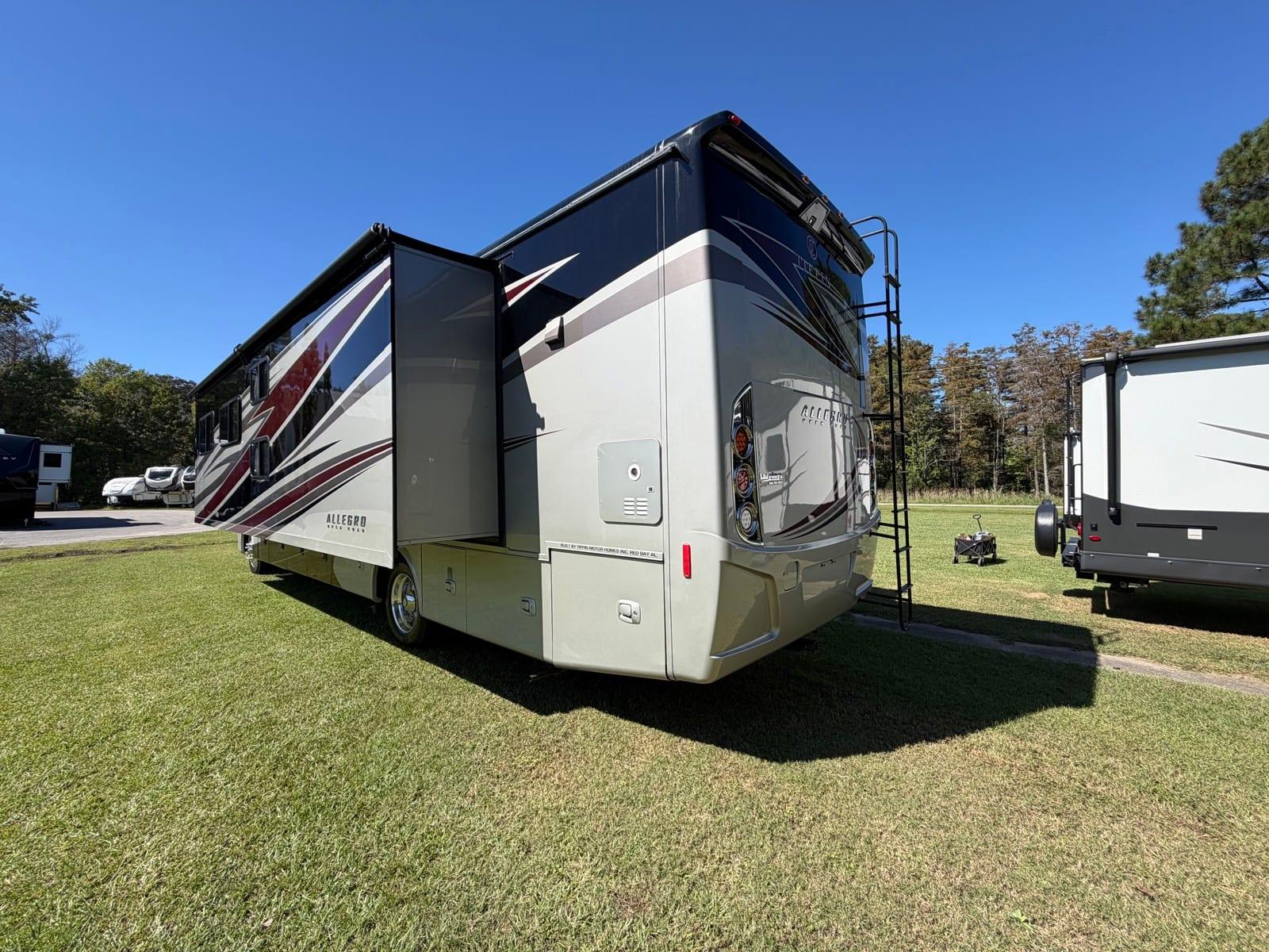 2017 Tiffin Motorhomes 2017 Tiffin Motorhomes Open Road Allegro - thumbnail 7