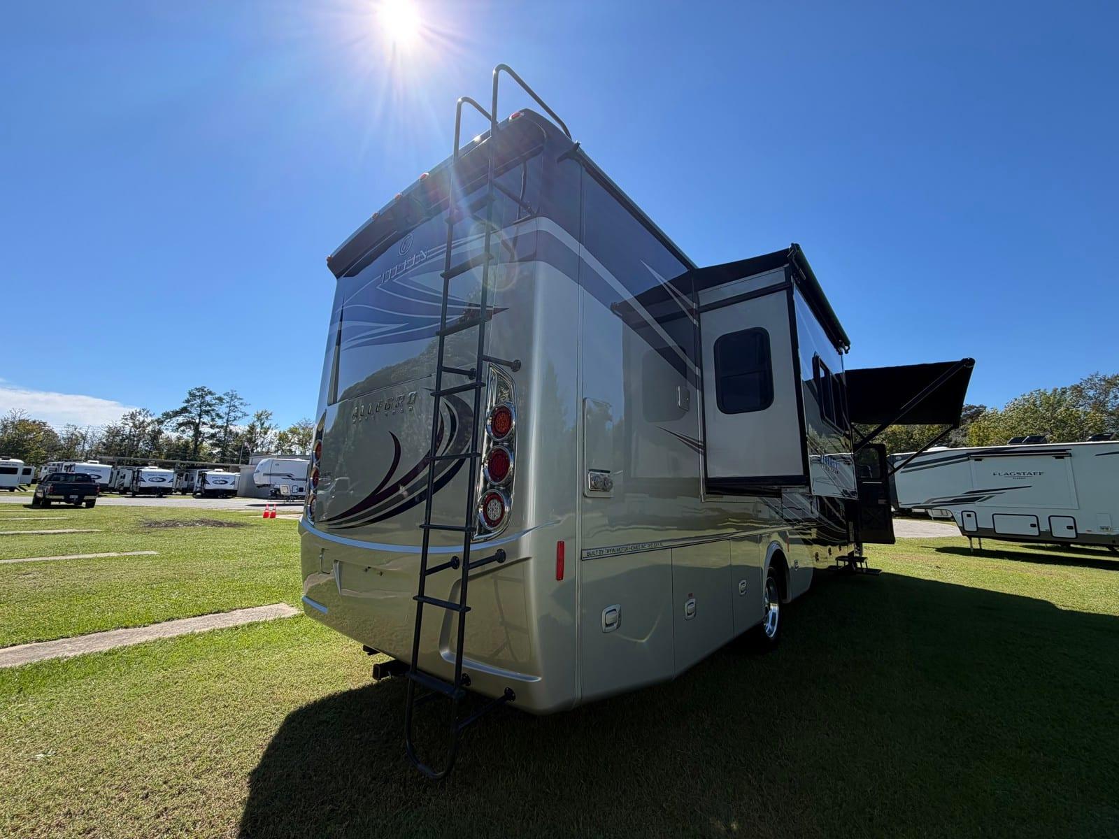 2017 Tiffin Motorhomes 2017 Tiffin Motorhomes Open Road Allegro - thumbnail 9