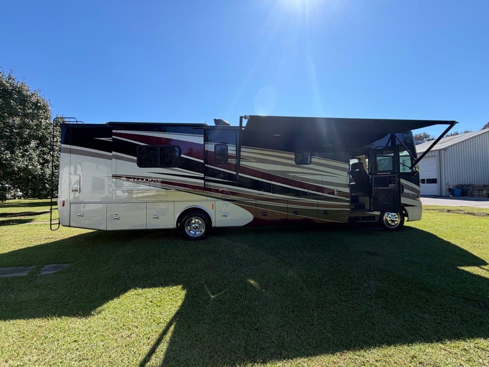 2017 Tiffin Motorhomes 2017 Tiffin Motorhomes Open Road Allegro - thumbnail 10