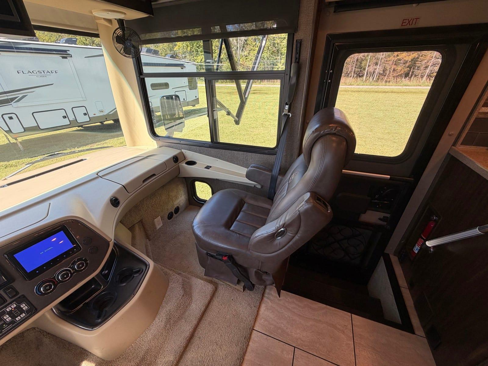 2017 Tiffin Motorhomes 2017 Tiffin Motorhomes Open Road Allegro - thumbnail 13