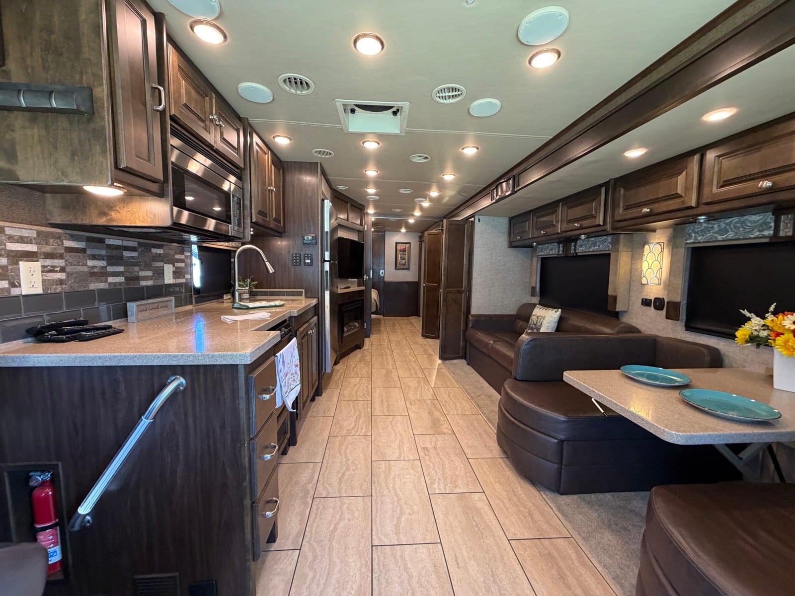 2017 Tiffin Motorhomes 2017 Tiffin Motorhomes Open Road Allegro - thumbnail 20