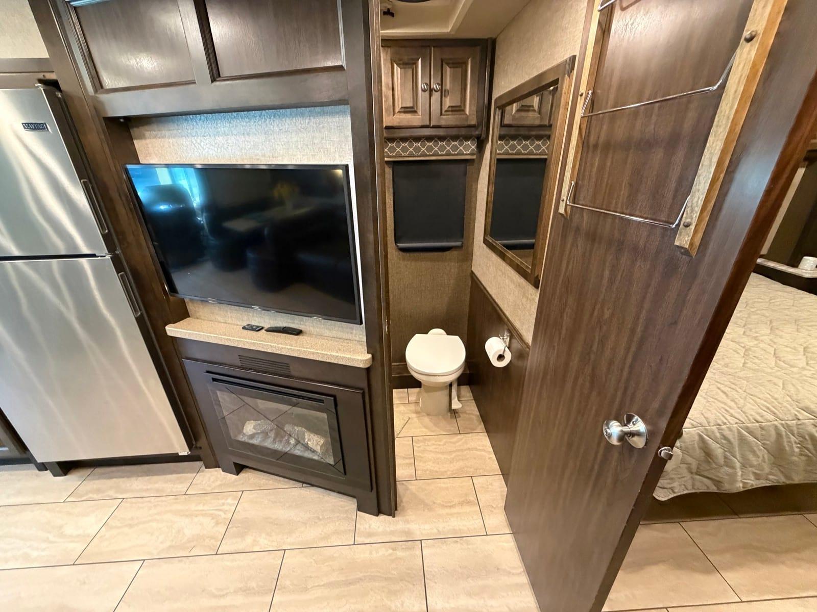 2017 Tiffin Motorhomes 2017 Tiffin Motorhomes Open Road Allegro - thumbnail 40