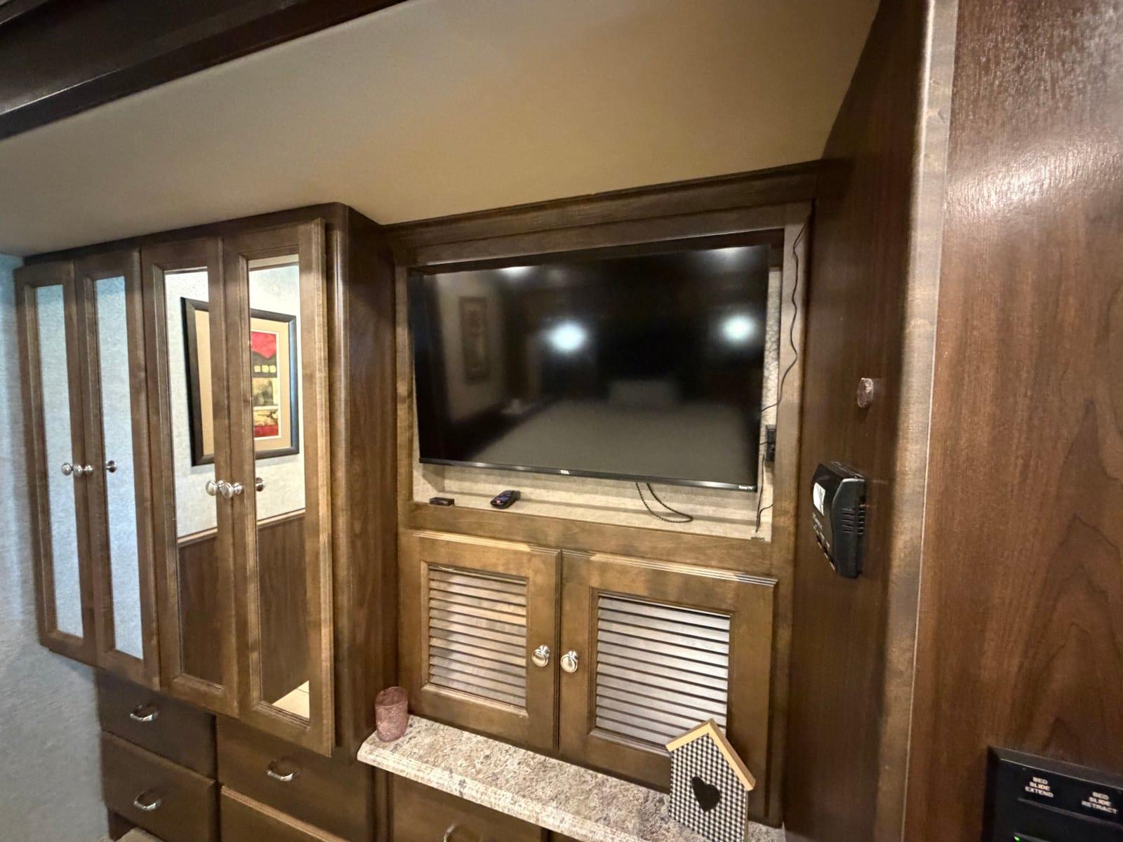 2017 Tiffin Motorhomes 2017 Tiffin Motorhomes Open Road Allegro - thumbnail 49