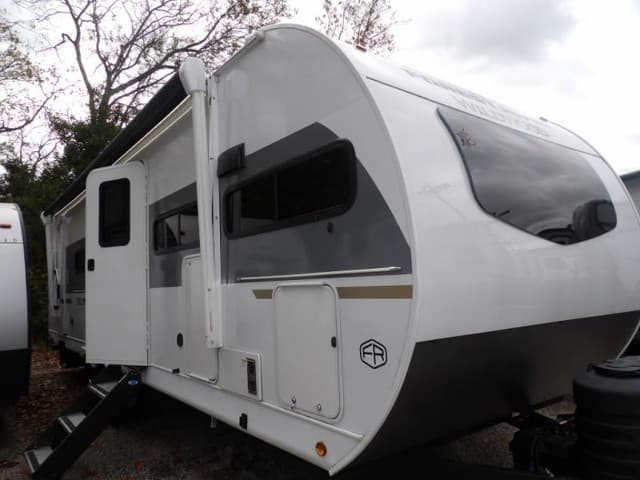 2025 Forest River 2025 Forest River Wildwood X-Lite - thumbnail 3