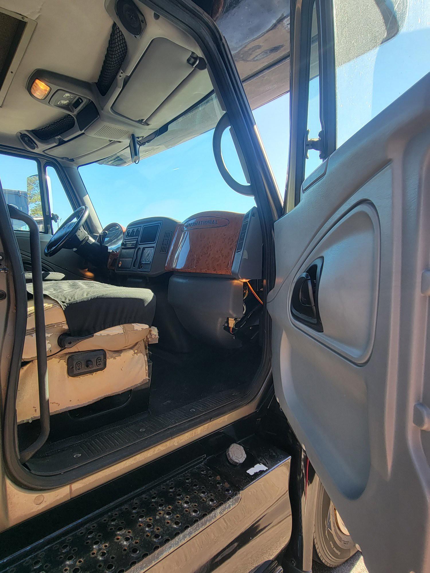 2010 Gulf Stream 2010 Gulf Stream Conquest Super Series - thumbnail 15