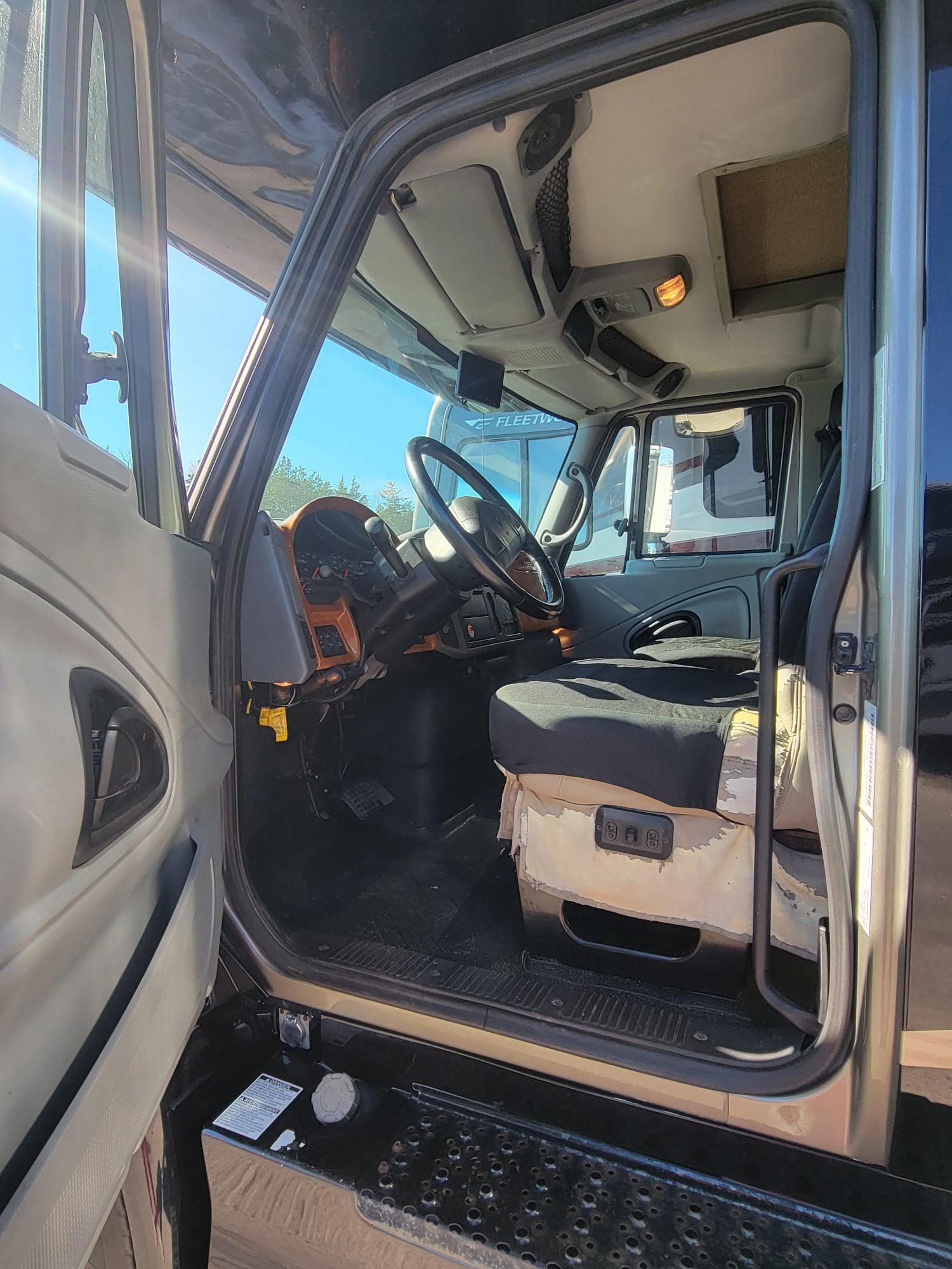 2010 Gulf Stream 2010 Gulf Stream Conquest Super Series - thumbnail 16