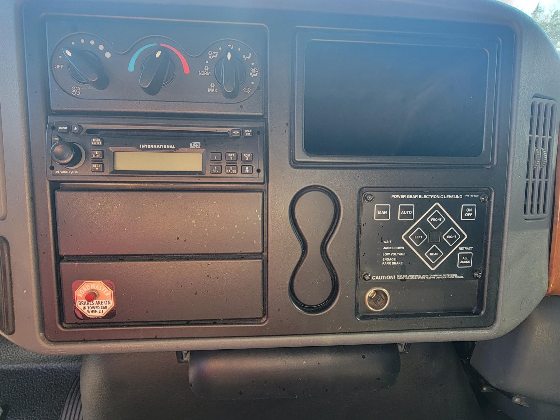 2010 Gulf Stream 2010 Gulf Stream Conquest Super Series - thumbnail 18