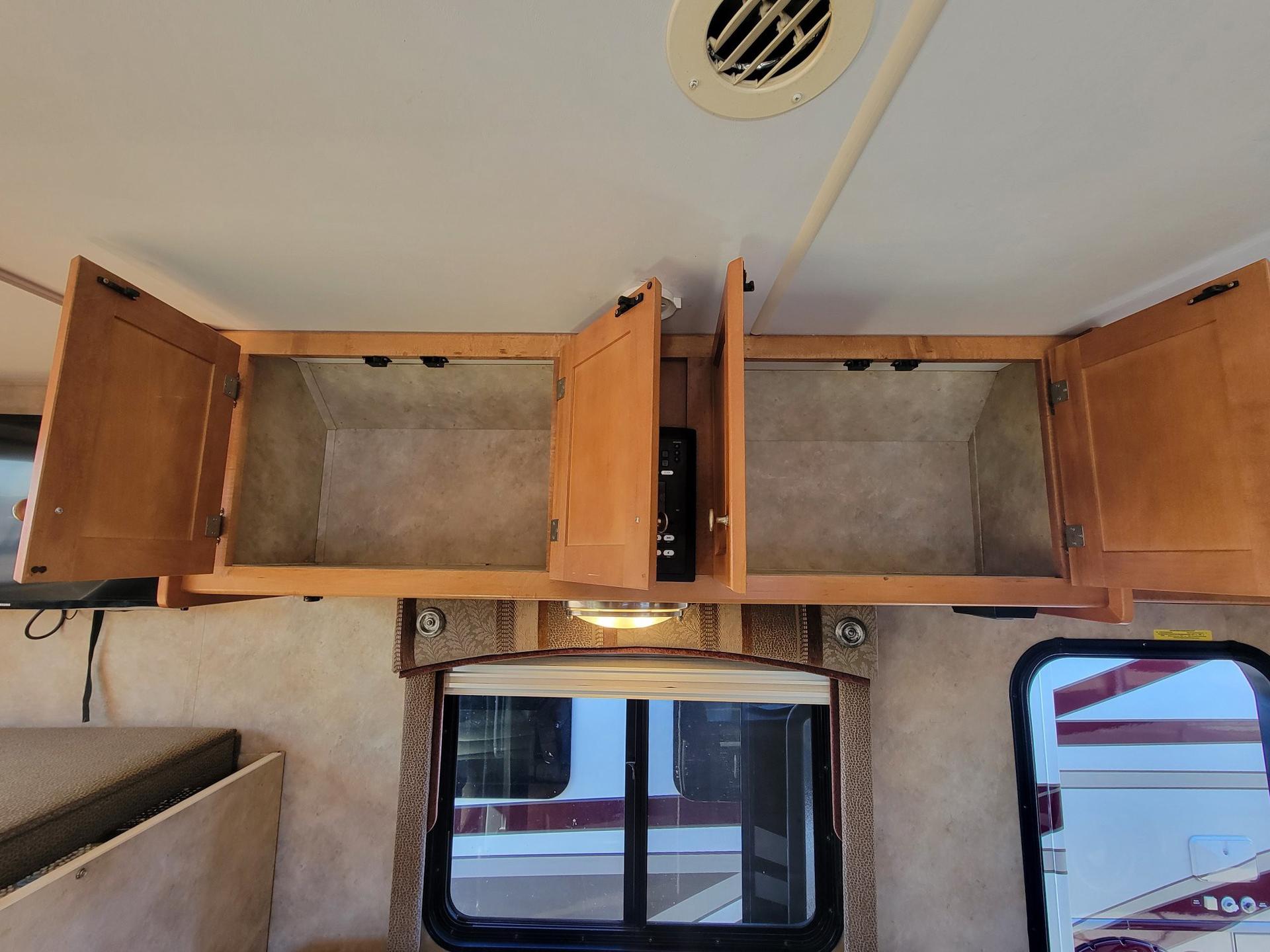 2010 Gulf Stream 2010 Gulf Stream Conquest Super Series - thumbnail 23