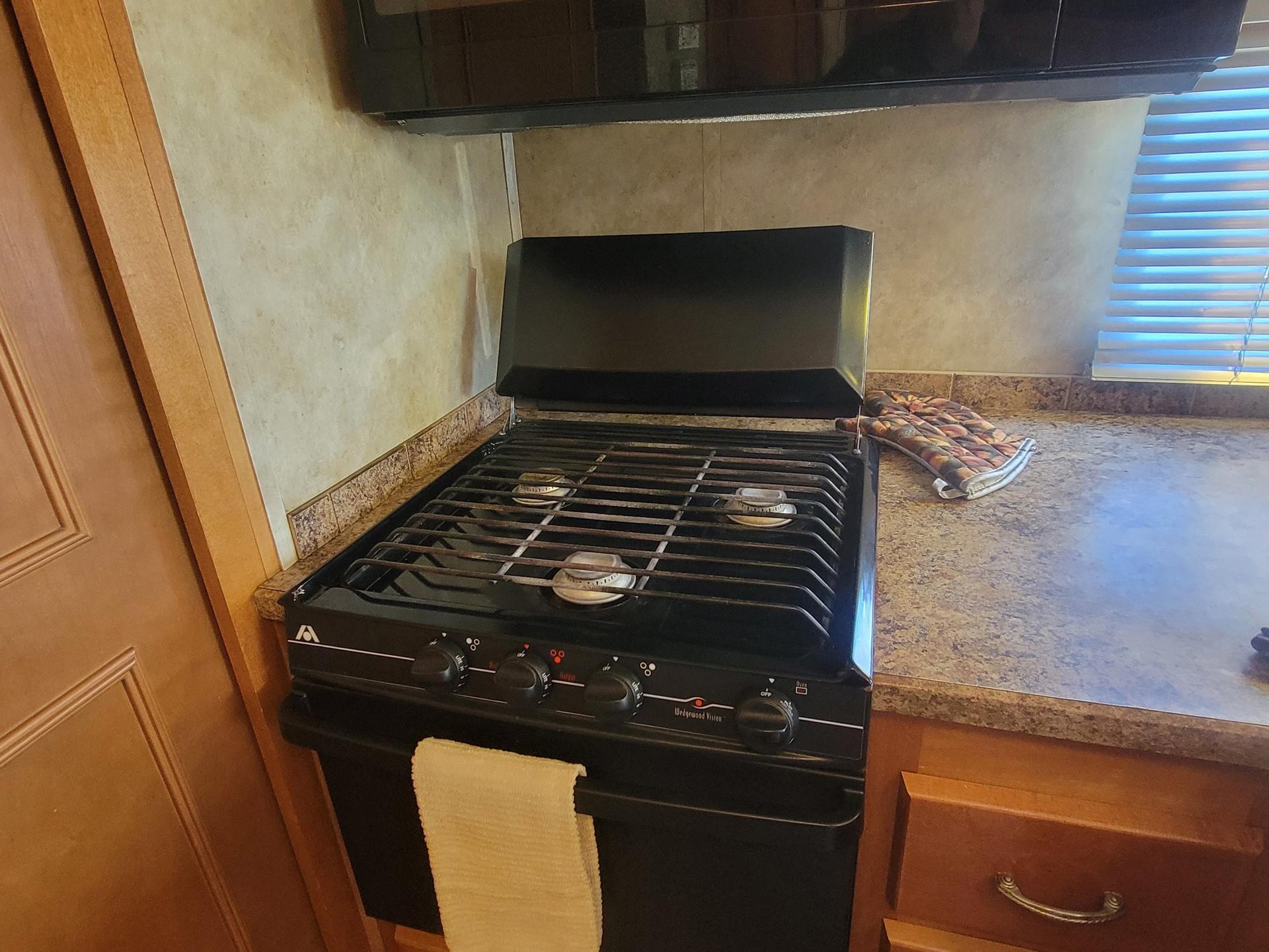 2010 Gulf Stream 2010 Gulf Stream Conquest Super Series - thumbnail 32