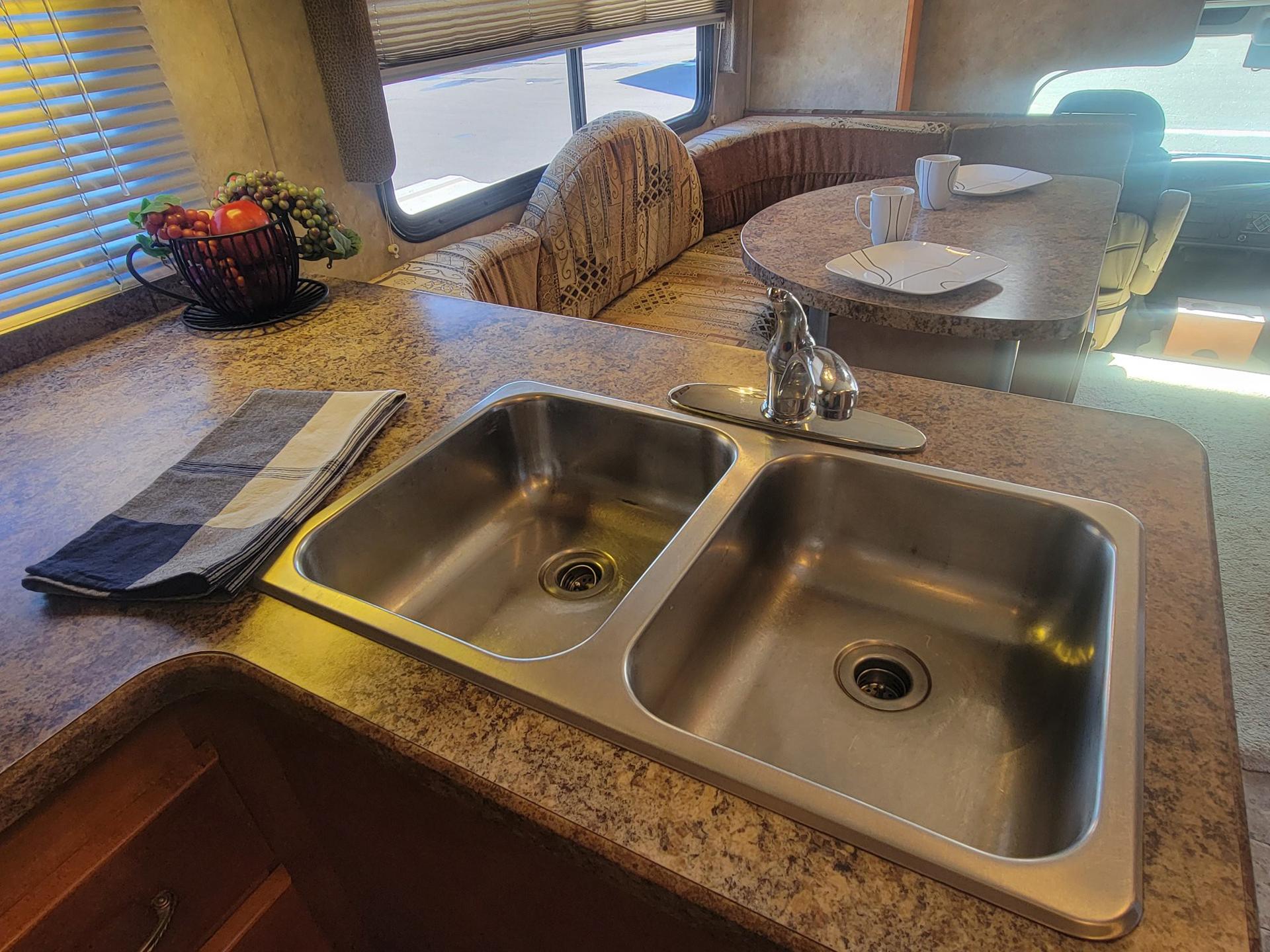 2010 Gulf Stream 2010 Gulf Stream Conquest Super Series - thumbnail 34