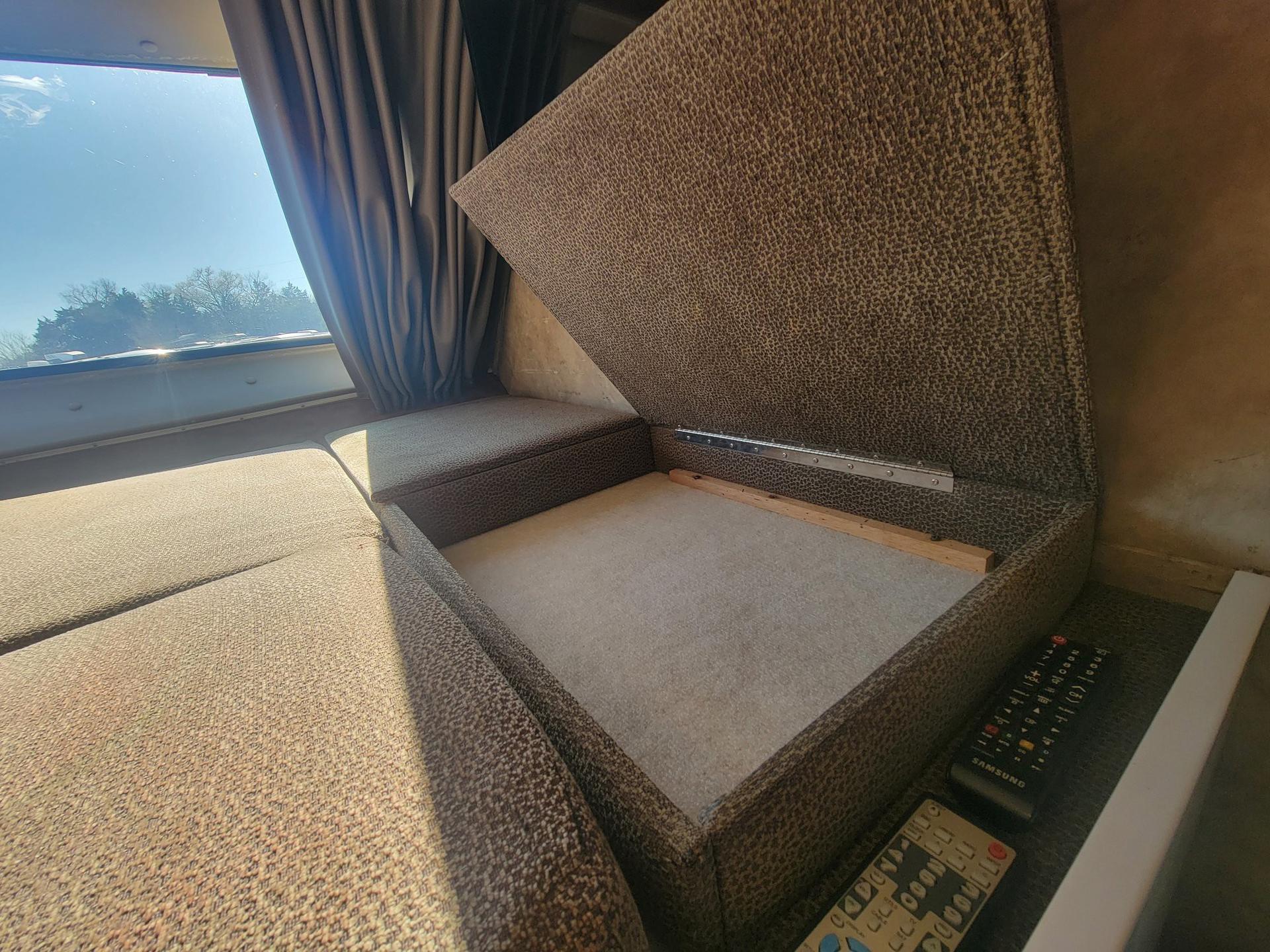 2010 Gulf Stream 2010 Gulf Stream Conquest Super Series - thumbnail 38